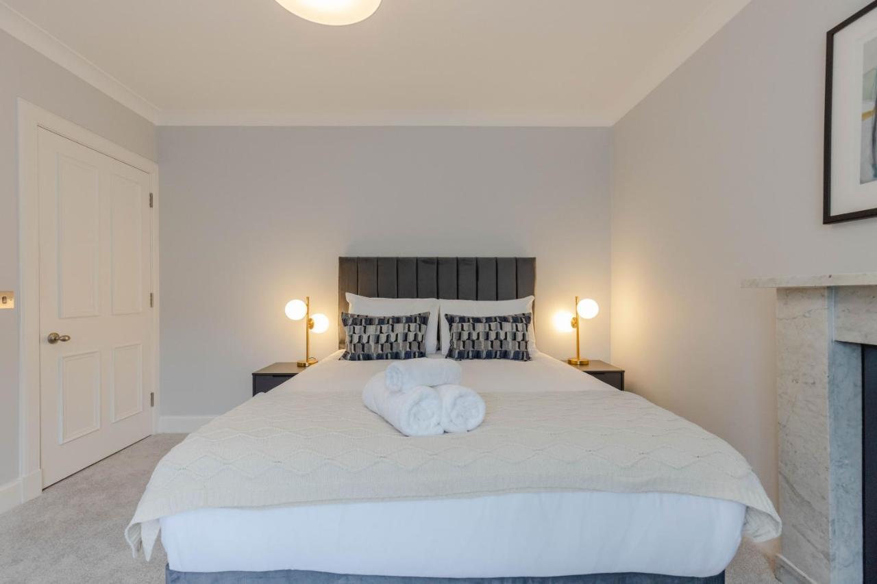 Dragon Suites - Ladon Suite - 2 Bed City Centre Luxury Apartment Edinburg Exteriör bild