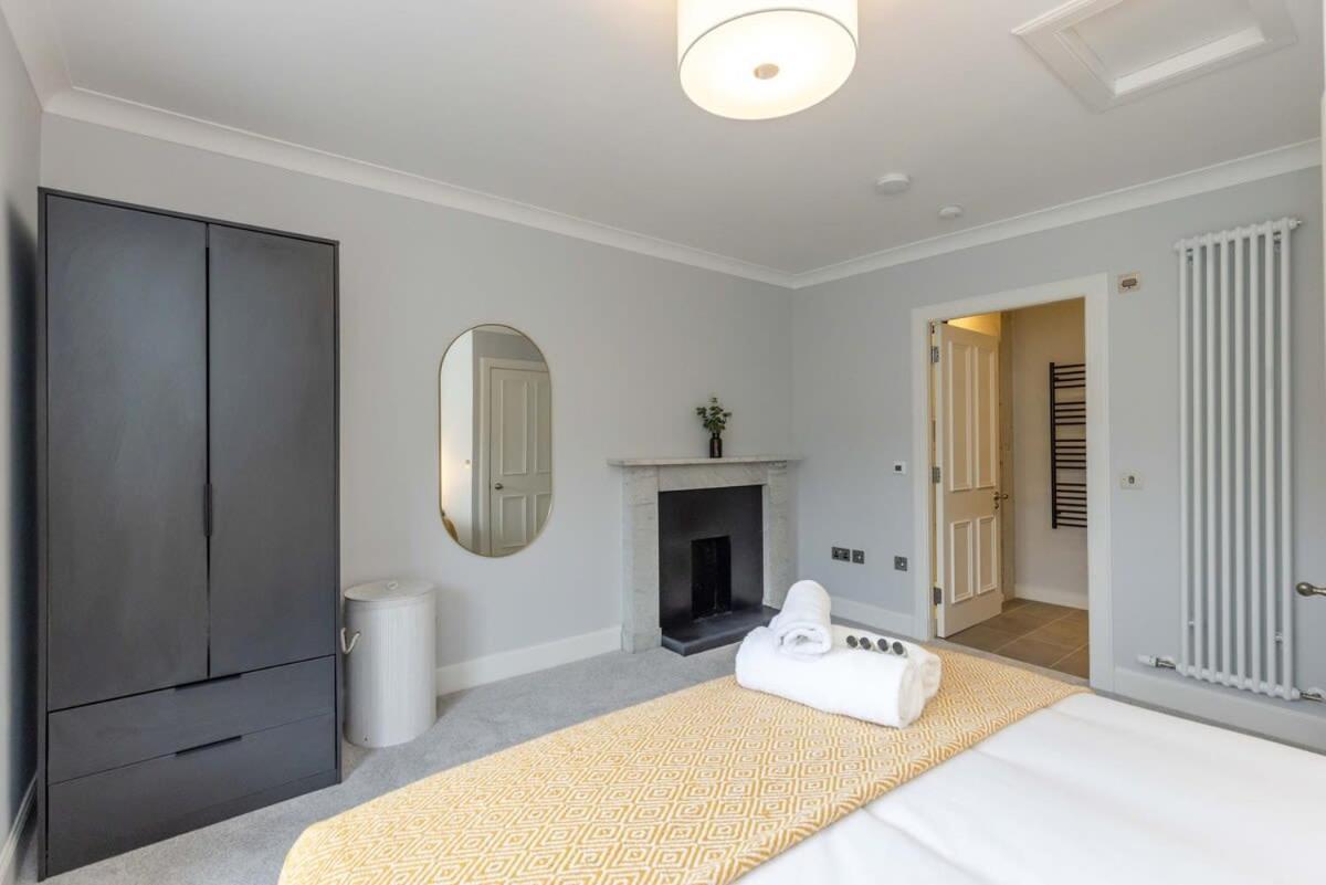 Dragon Suites - Ladon Suite - 2 Bed City Centre Luxury Apartment Edinburg Exteriör bild